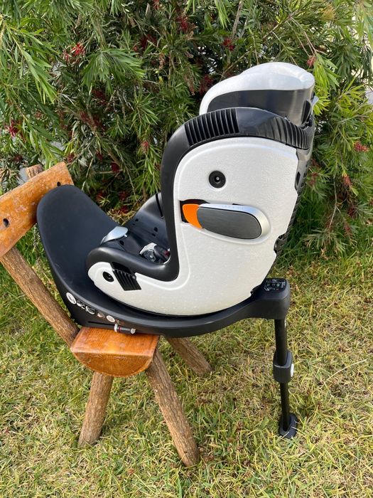 Cadeira auto Sirona Z i-Size com base Isofix