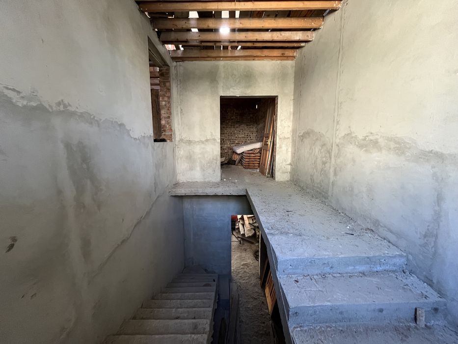 Продаж будівлі в центрі Яремче