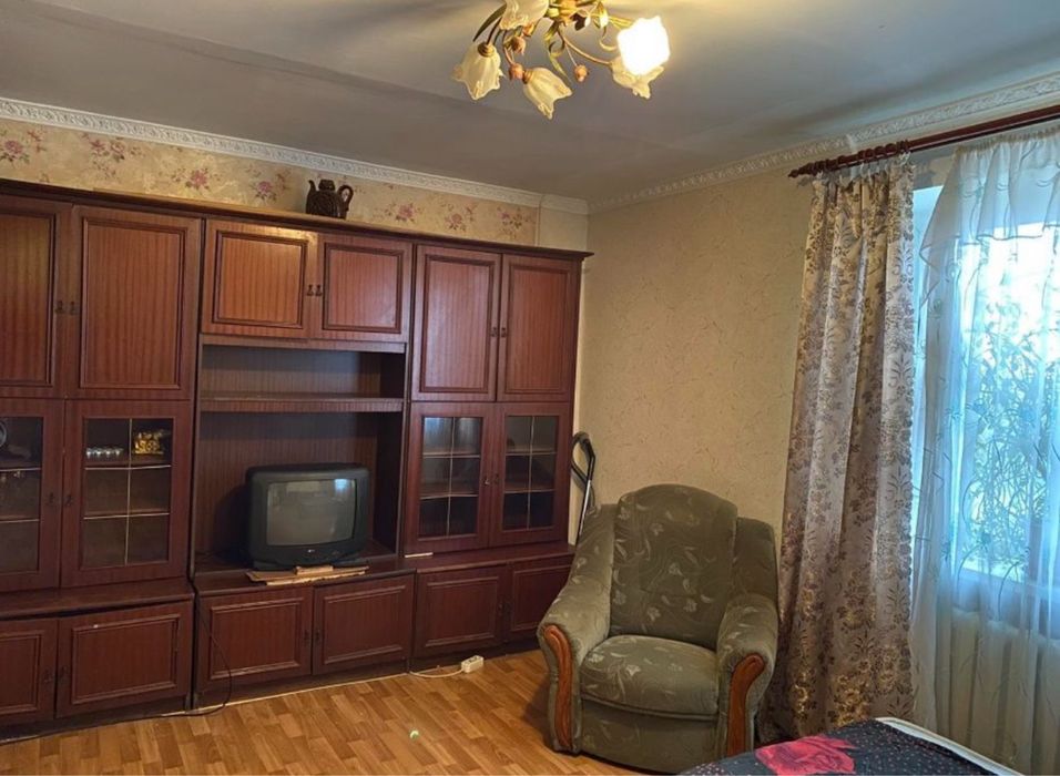 Продаю 2 кімнатну квартиру на Космонавтів. Сертифікат!