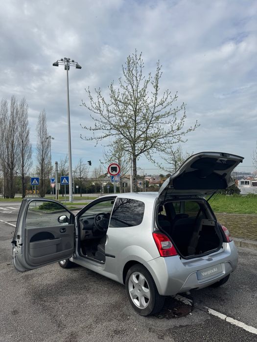 Renault Twingo II 1.2 16v (75 cv)