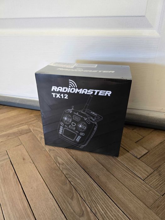 Radiomaster TX12 ERLS MKII FCC Пульт новый с левым газом, акуми и кейс
