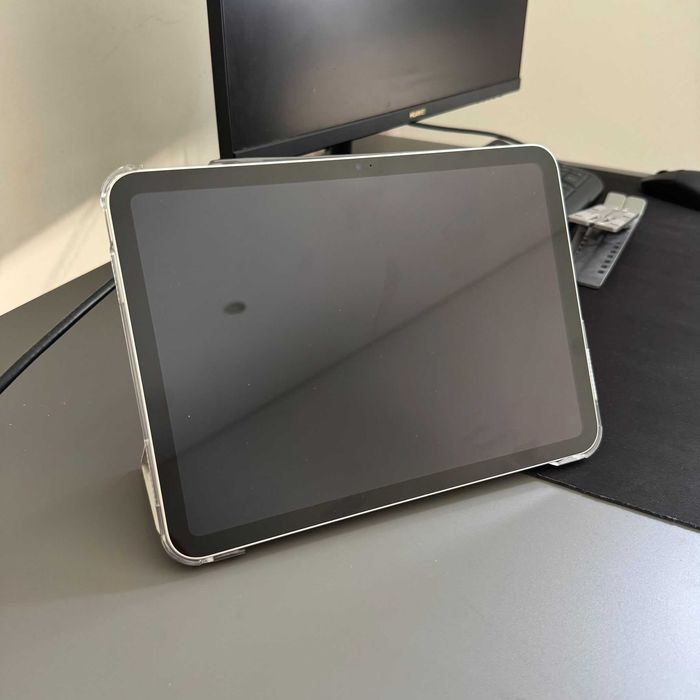 Apple iPad 11'' 2025 - 256GB - Wi-Fi - Prateado