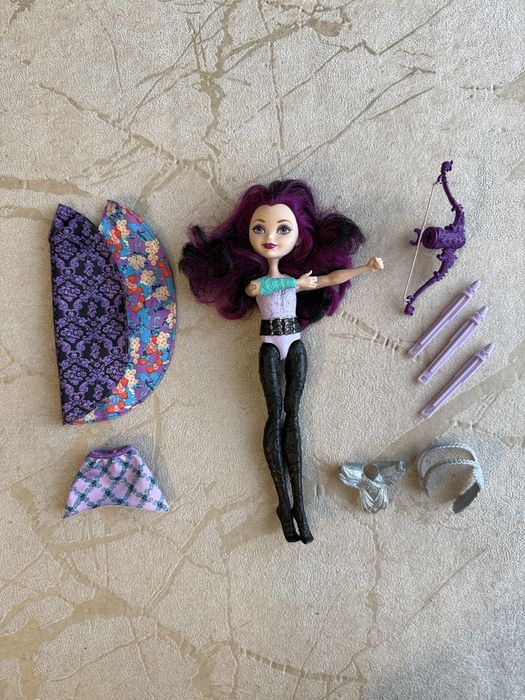 Lalka Mattel Ever After High Raven Queen Łuczniczka