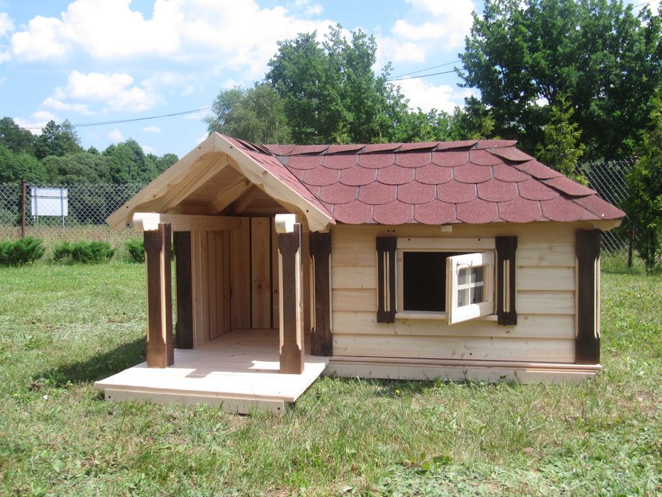 Góralska buda dla psa z bali owczarek