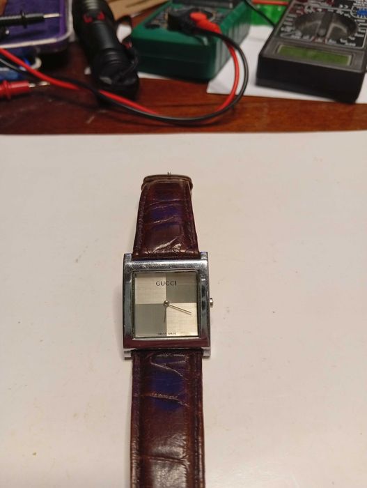 Продам часи Gucci 83011М кварцевые.