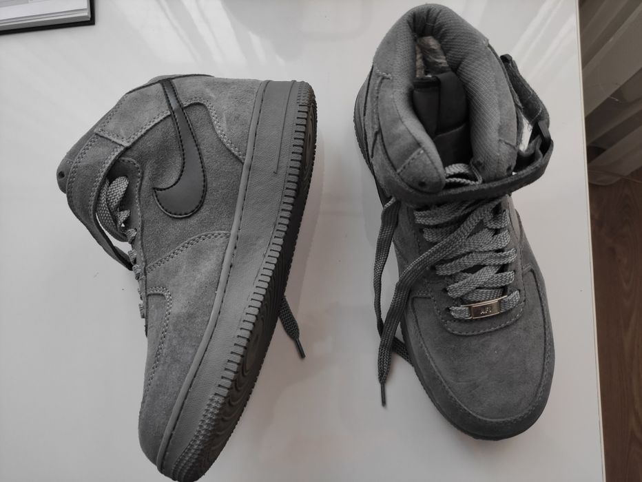 Продам кроссы nike air (зима)