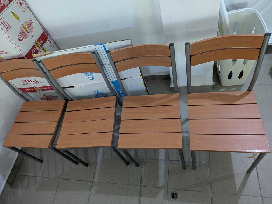4 cadeiras para reparar