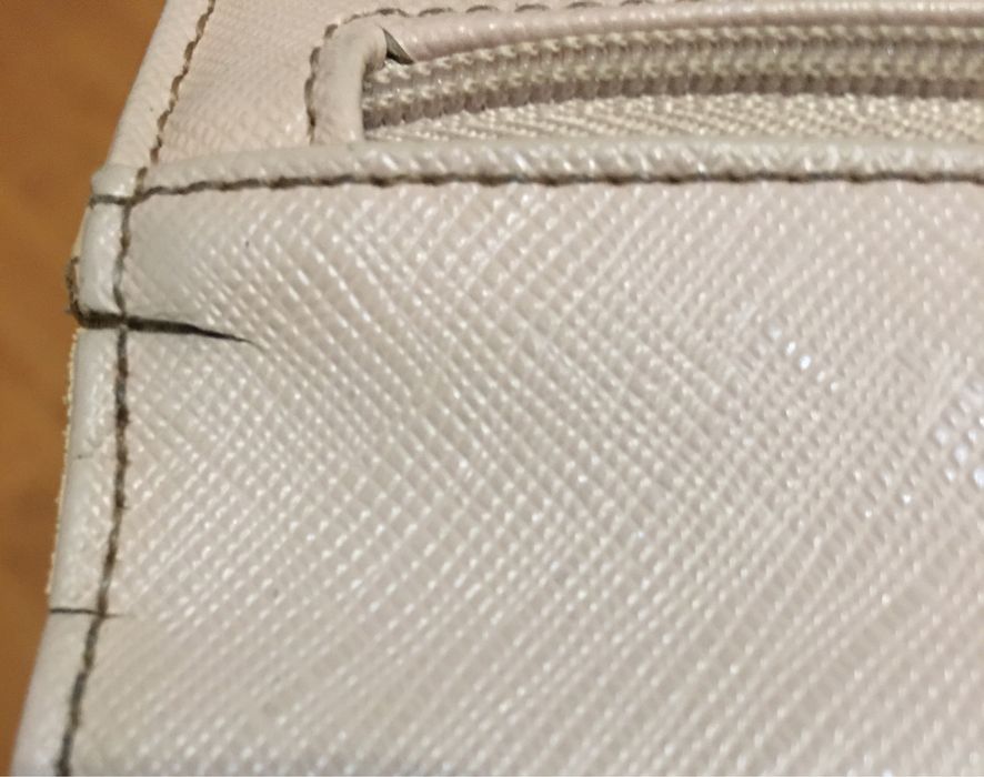 Carteira Bege da Guess