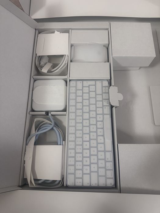 IMac 24”  Apple  z ekranem Retina 4.5K M4 niebieski