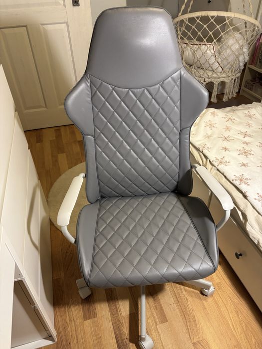 krzesło gamingowe szare UTESPELARE