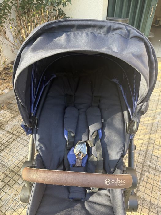 Carrinho de passeio Cybex com ovo