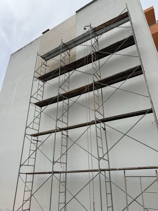 Serviços rápidos Pinturas Pladur Canalização Parquet