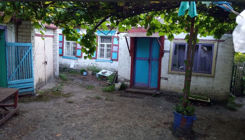 Продам будинок обклалений ценлою із зем. діл. в с. Писарщина