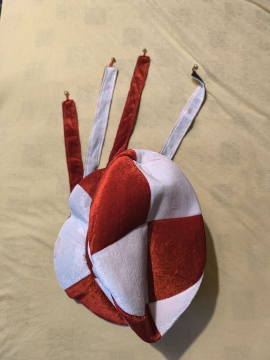 Карнавальная шляпа с колокольчиками объем 57 см