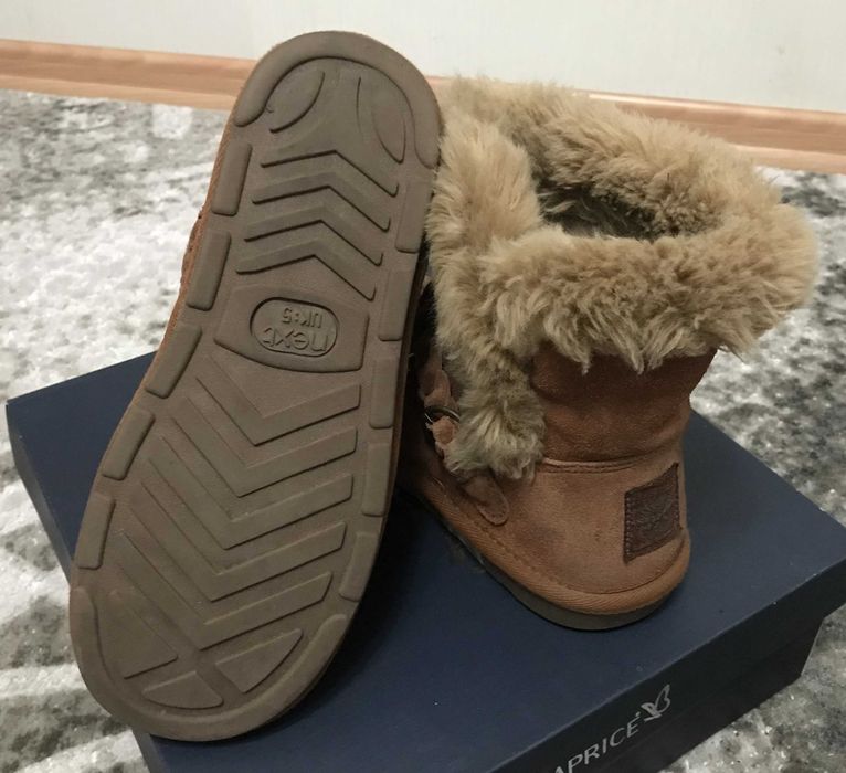Демісезонні чоботи уггі від фірми Next