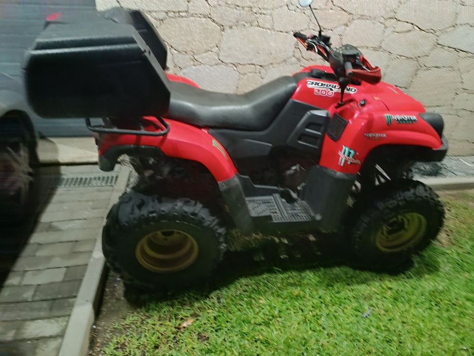 Moto 4 aeon 300 automática