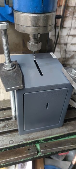 Токарь. Токарные работы, фрезерные работы. Проточка и расточка.