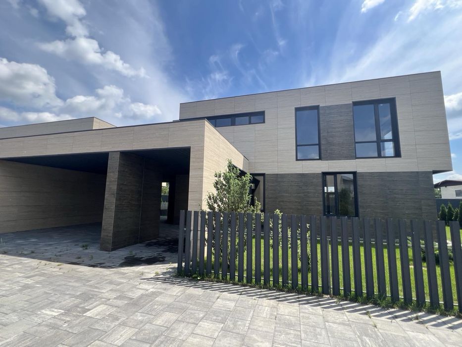 Продам дом с  выходом на Днепр Вишенки. Рядом осокорки золоче