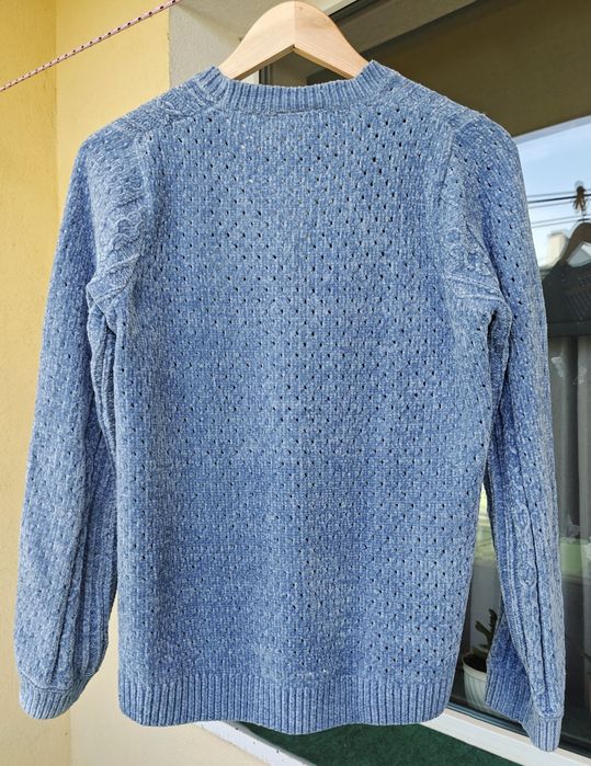 Niebieski ażurowy sweter zapinany na guziki 38 M