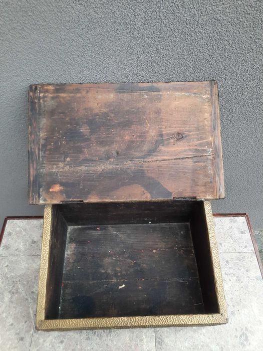 Stara szkatuła kuferek drewno mosiądz karczma