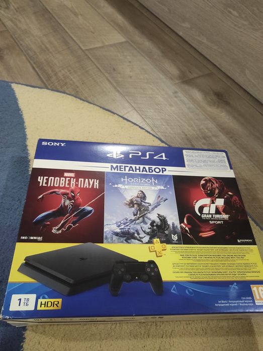 Sony PlayStation 4 Slim 1TB + 2 геймпада + игры
Продаю PS4 Slim на