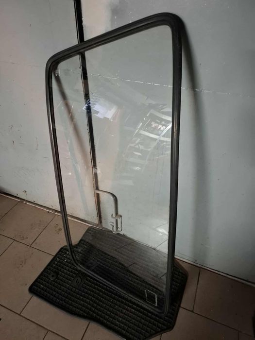 Szyba przednia Fiat 126P 1998r