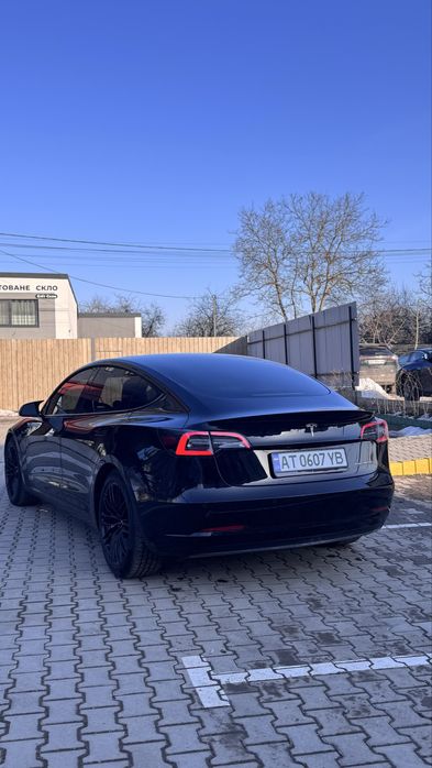 Tesla 3 perfomace 2021