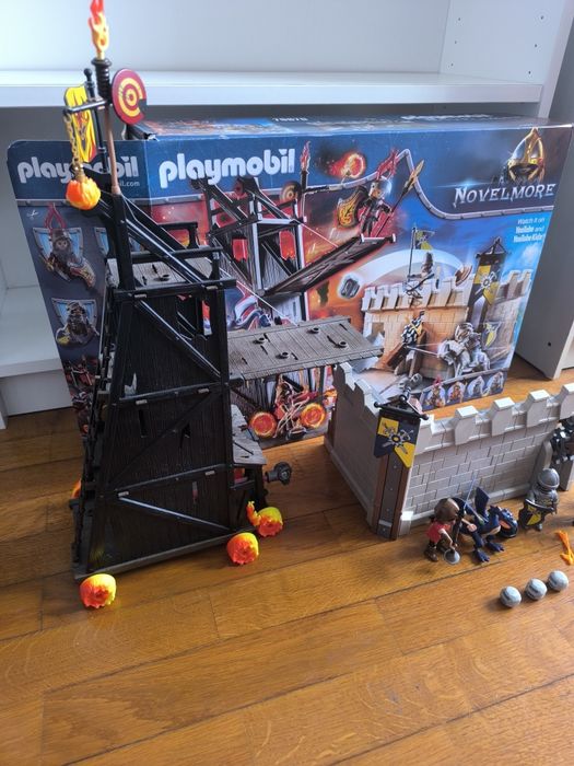 Vendo Playmobil Novelmore usado, sem o cavalo.