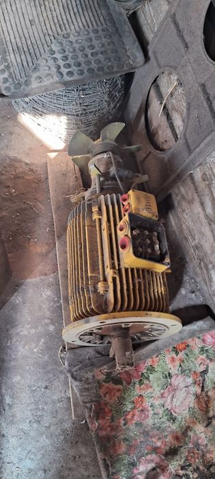 Продам електродвигун