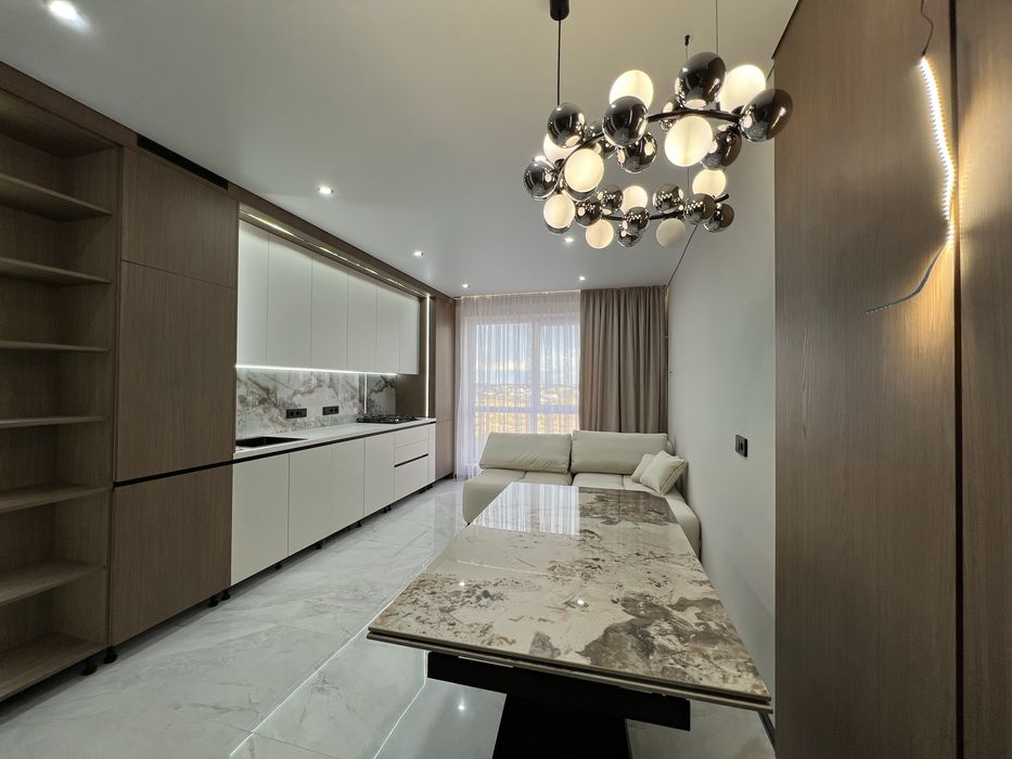 2-кімнатна в ЖК «На Щасливому». Нова. Гардероб. 2 санвузла