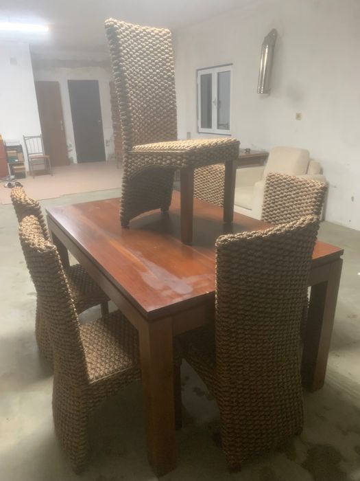 Mesas jantar + 6 cadeiras+ 1 sofás pequeno