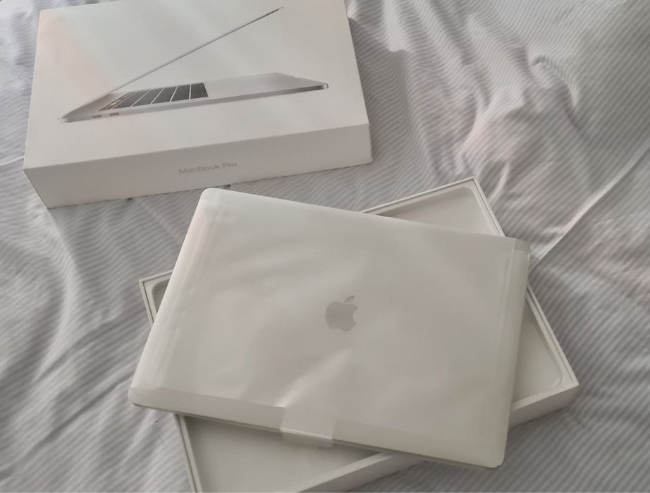 MacBook Pro Retina 15.4 inch OctaCore i9 - 16GB - SSD 500GB