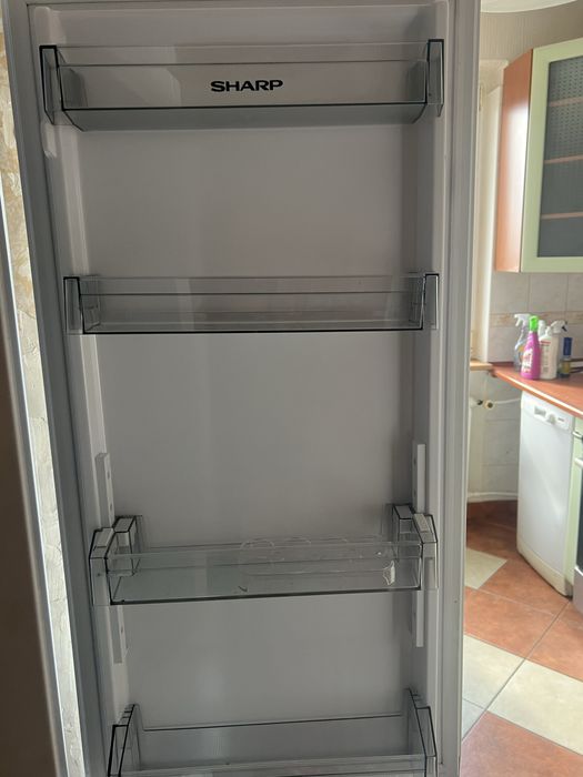 Sprzedam lodówko-zamrażarkę marki Sharp
