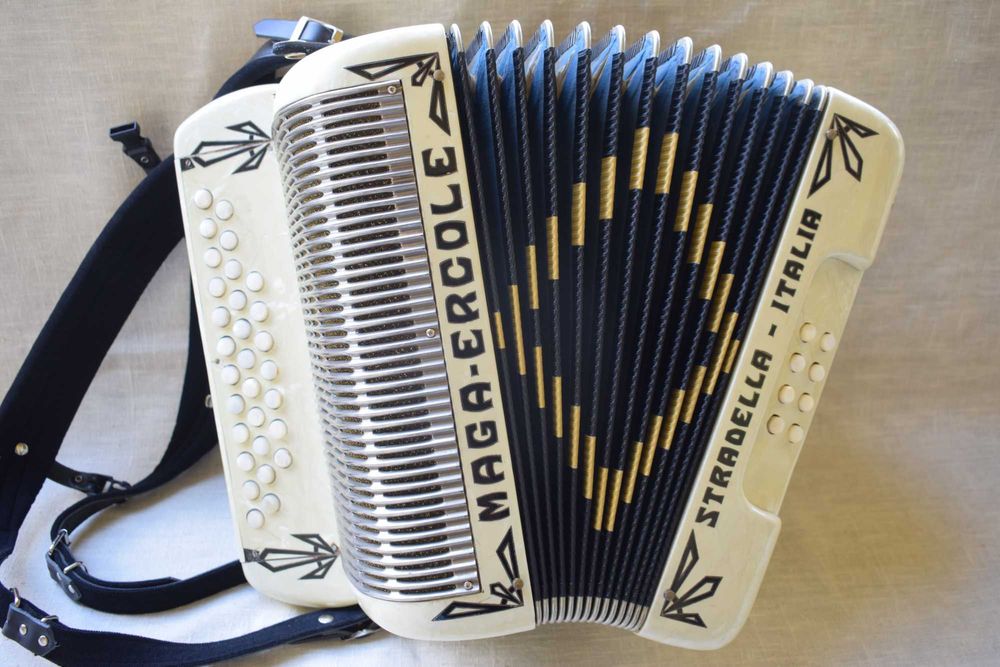 Concertina Maga-Ercole Stradella-Italia 4 Voz. Fa# La#Re#
