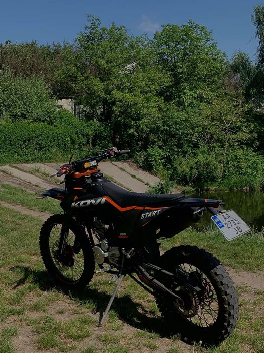 В подаже ендуро kovi start 250 на запчасти все целое но моментами после дтп
