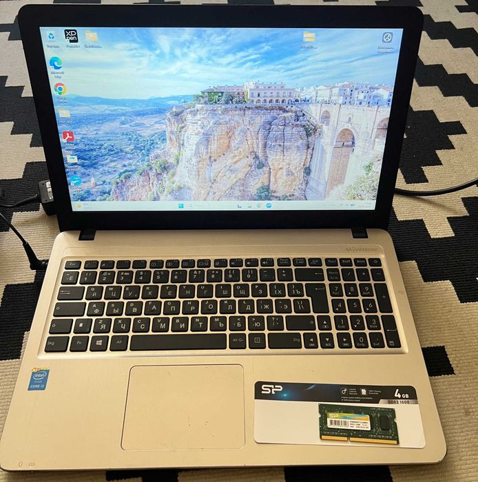 Vendo portátil Asus X540L