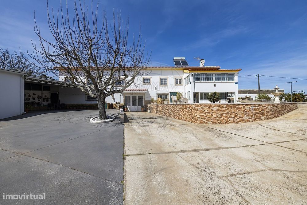 Moradia T4 para venda