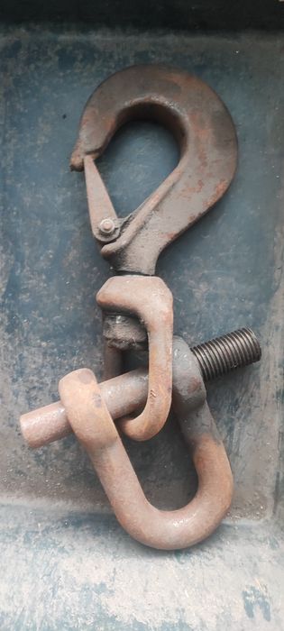 Gancho em ferro com elo de parafuso,
