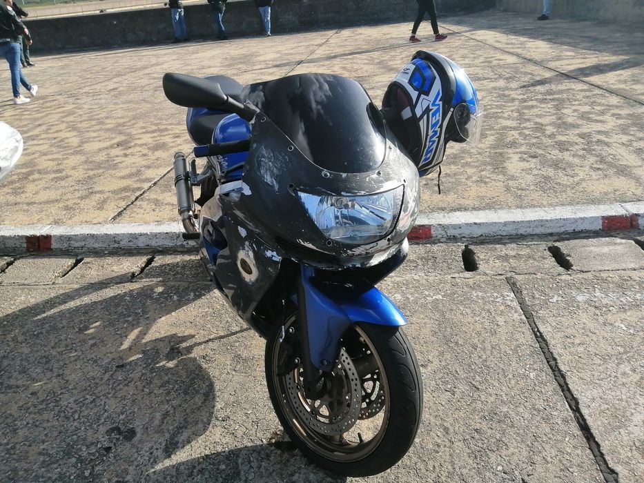 Kawasaki Ninja ZX9R