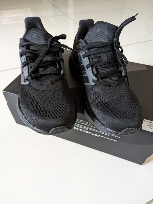 Кроссовки Adidas