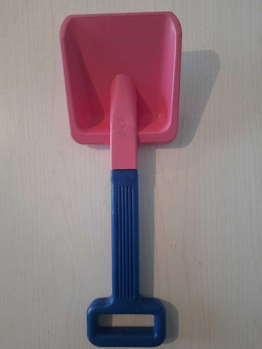 Лопатка в песочницу