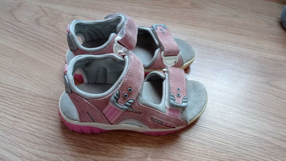 Босоніжки шкіряні