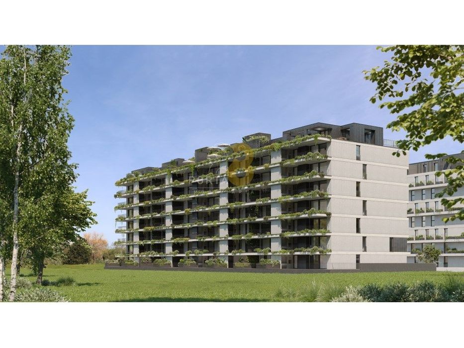 Apartamento T4, com 3 suites, terraço e garagem. Prelada, Porto.