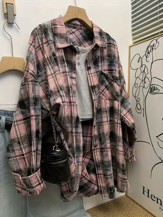 Рубашка жіноча у клітинку