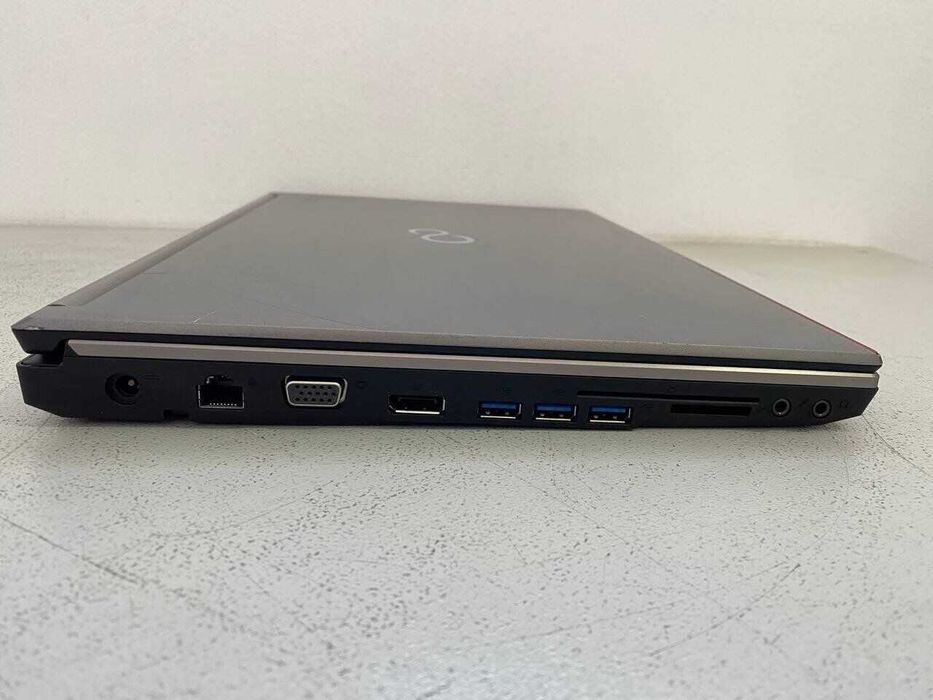 Ноутбук Б-клас Fujitsu Celsius H730 / 15.6" (1920x1080) TN / Core i7-4900MQ / 32 GB DDR3 / 256 GB SSD / Quadro K2100M, 2 GB GDDR5, 128-bit
