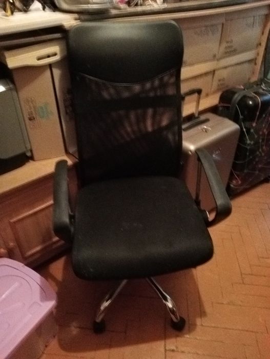 Fotel biurowy na kółkach obrotowy siatka bardzo lekki