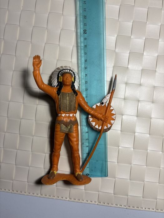 Продаются фигурки индейцев Marx