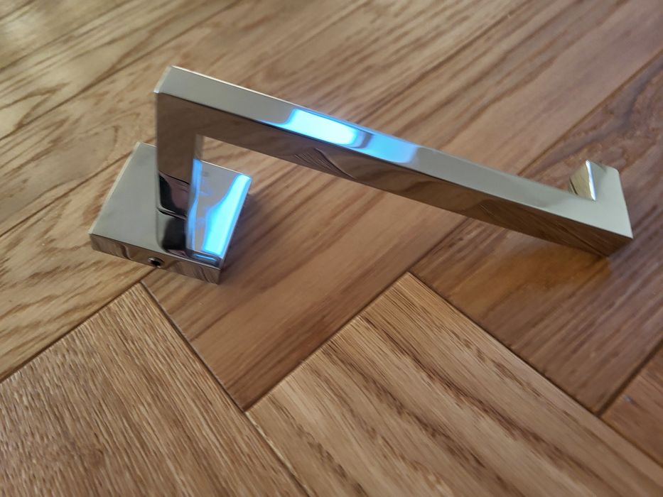 Nowy uchwyt Oltens na papier toaletowy chrom