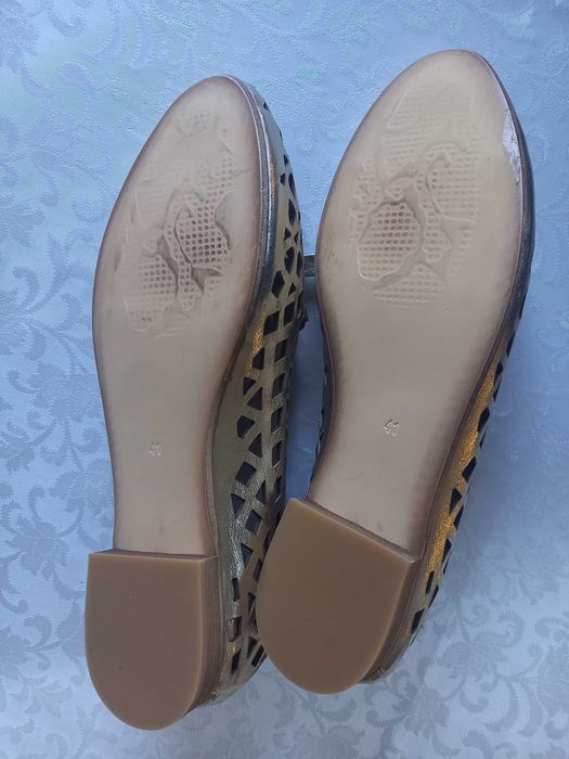 Eleganckie nowe skórzane baleriny 41