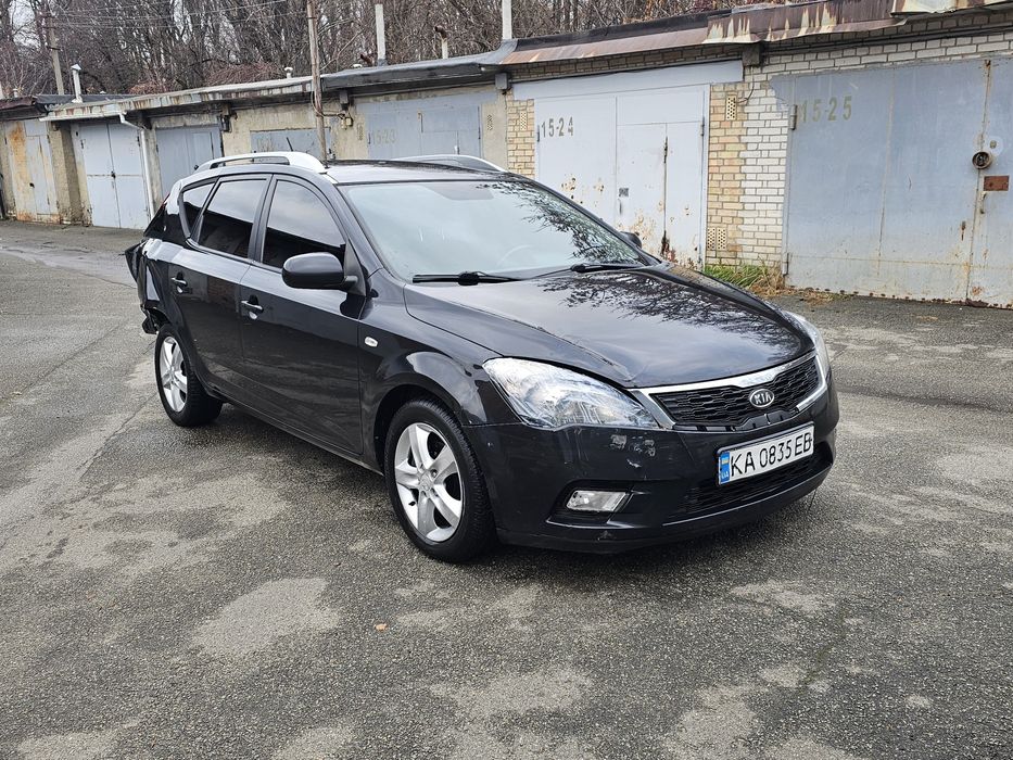 Kia  Ceed   2010